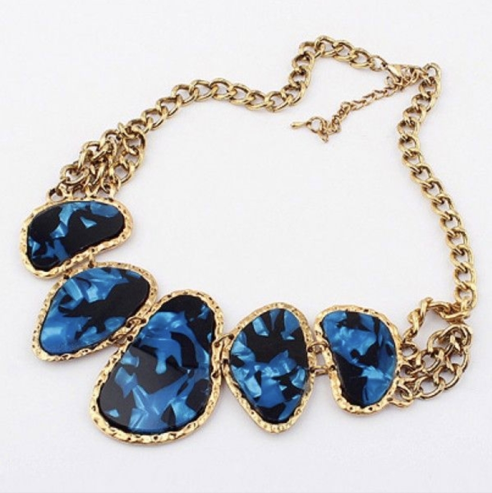 Retro Hyperbolic Blue Stone Necklace